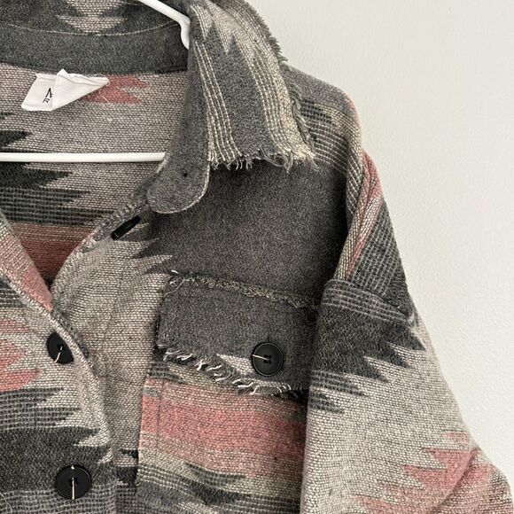 Moon Ryder Western Aztec Print Shacket Distressed Size Medium - Picture 6 of 10